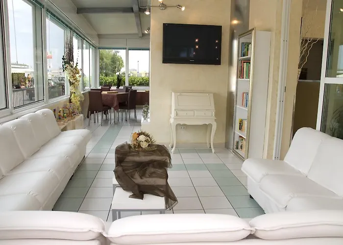 فندق Acquamarina 3*